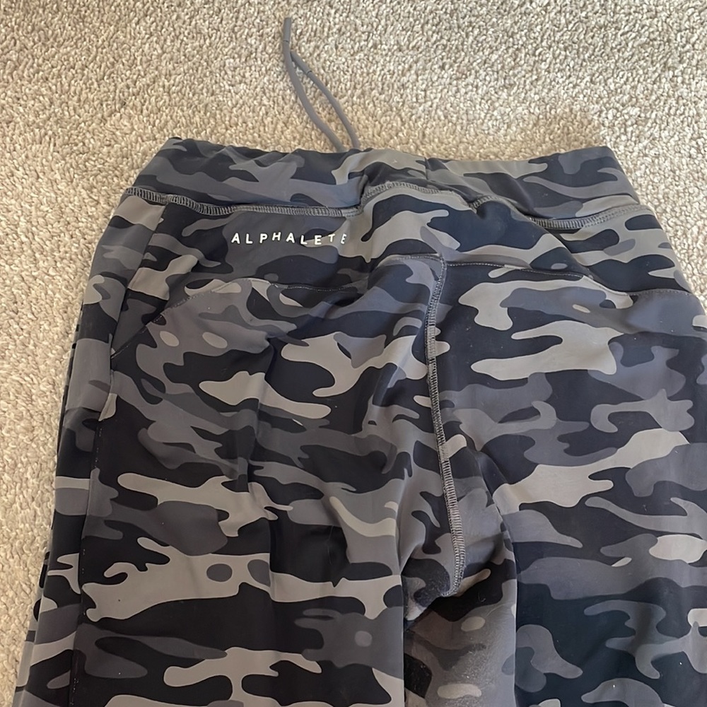 Alphalete joggers women camo workout pant materiel size small - Picture 5 of 7